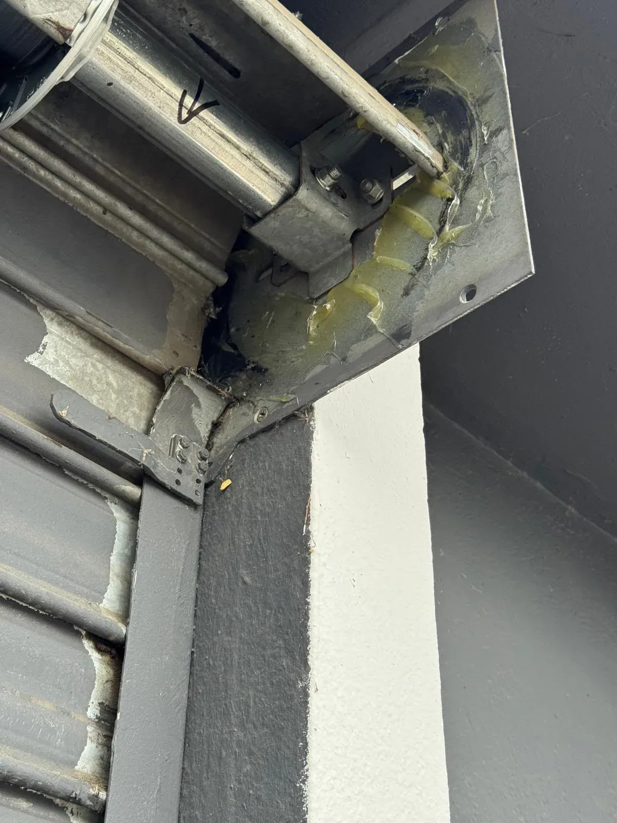 Entretien et maintenance de rideau métallique à Asnières-sur-Seine